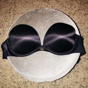 Victoria’s Secret strapless bra
